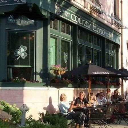 County Clare Inn Milwaukee Buitenkant foto