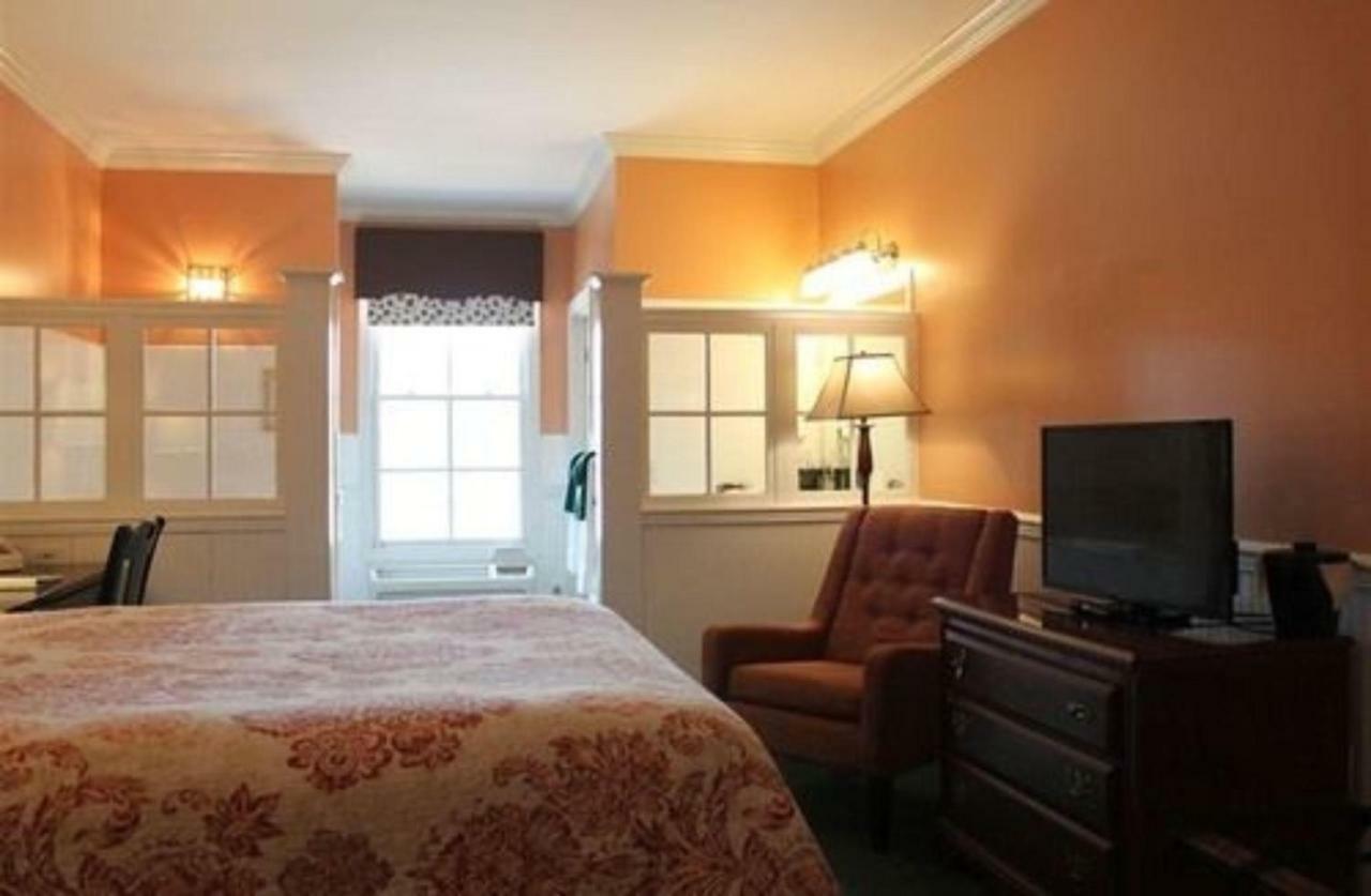 County Clare Inn Milwaukee Buitenkant foto